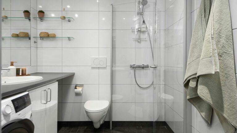 How to Make Your Bathroom Accessible: 5 Easy Upgrades for Disability-Friendly Design